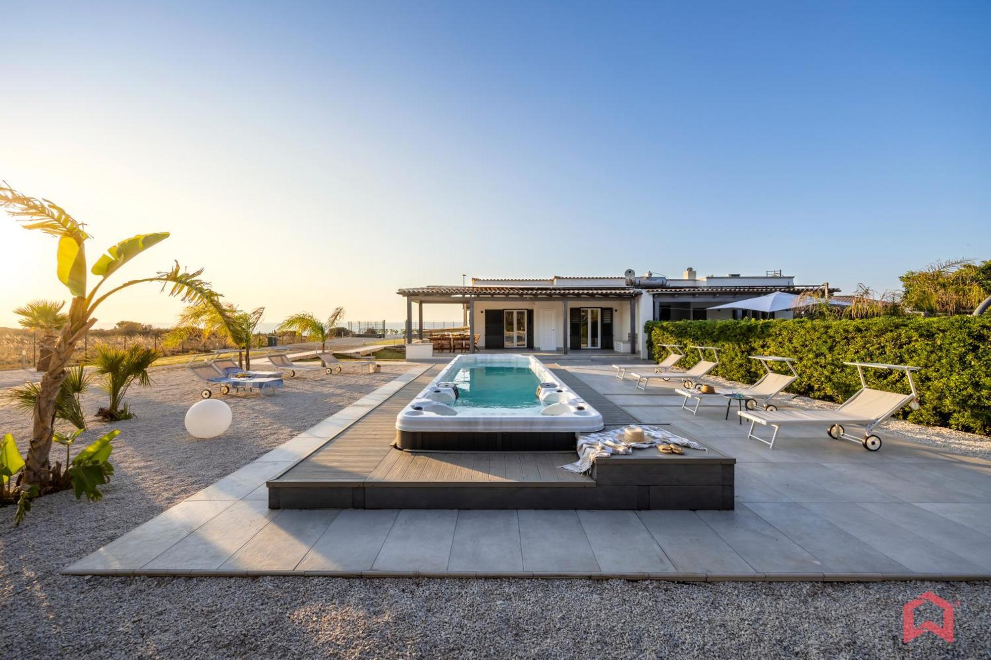 Con Piscina E Sul Mare *
